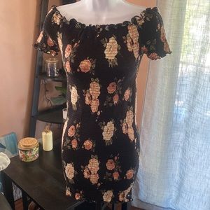 Bodycon floral off the shoulder black dress